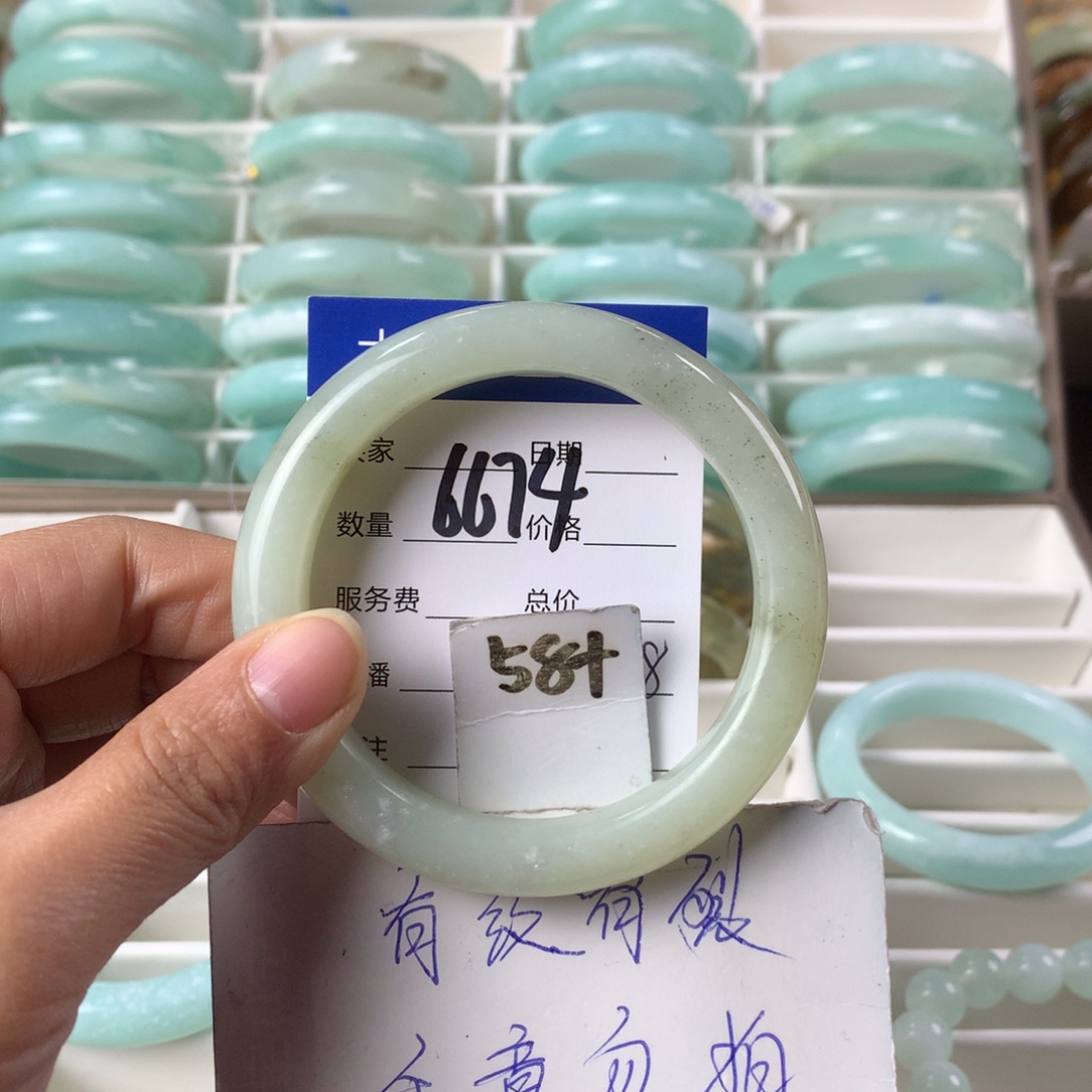 蛇纹石玉手镯未镶嵌6674