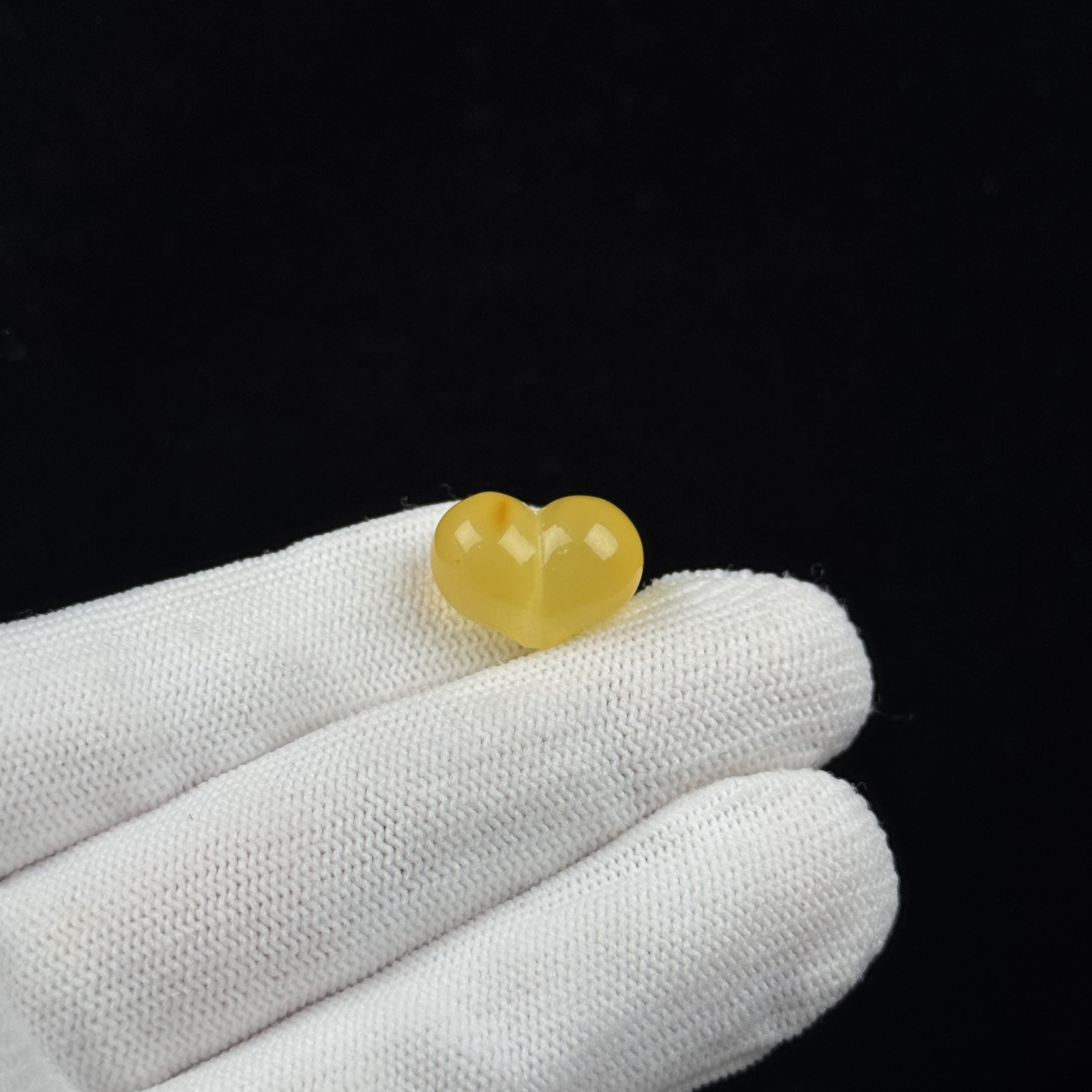 F4482天然原矿蜜蜡 屁桃爱心 15*11*10mm支持复检假一罚十