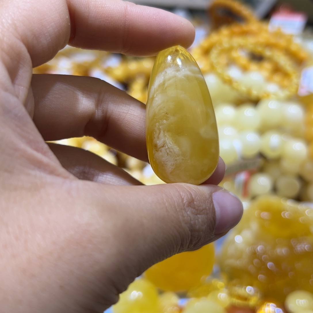 琥珀珠宝奇石未镶嵌
