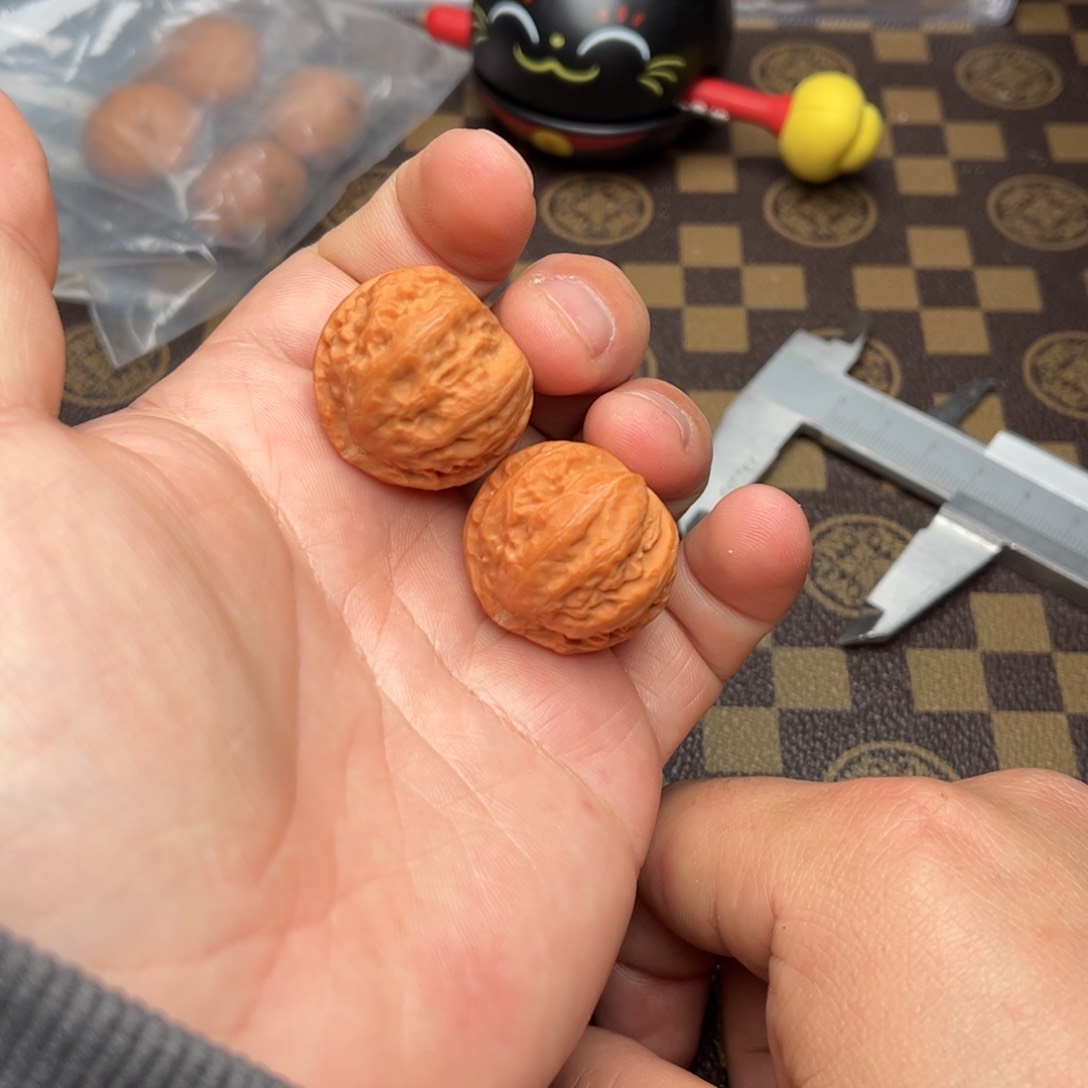 文玩核桃把件82000000000