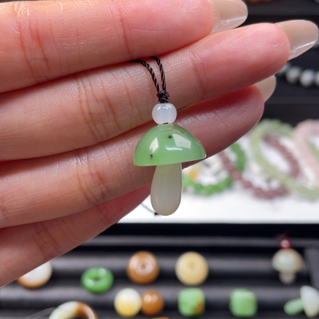 颈饰未镶嵌和田玉