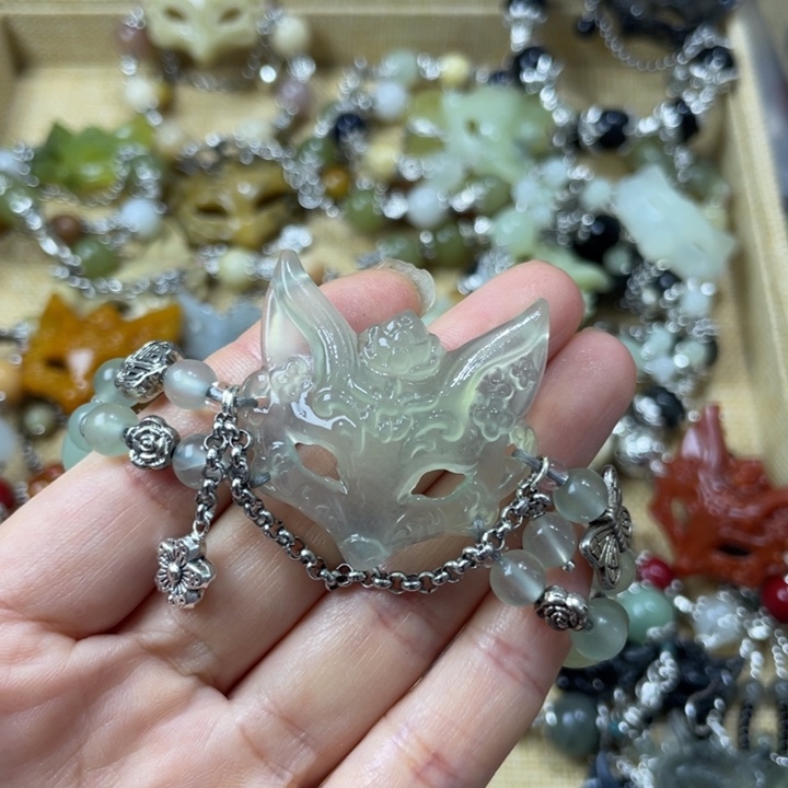 蛇纹石玉合金颈饰