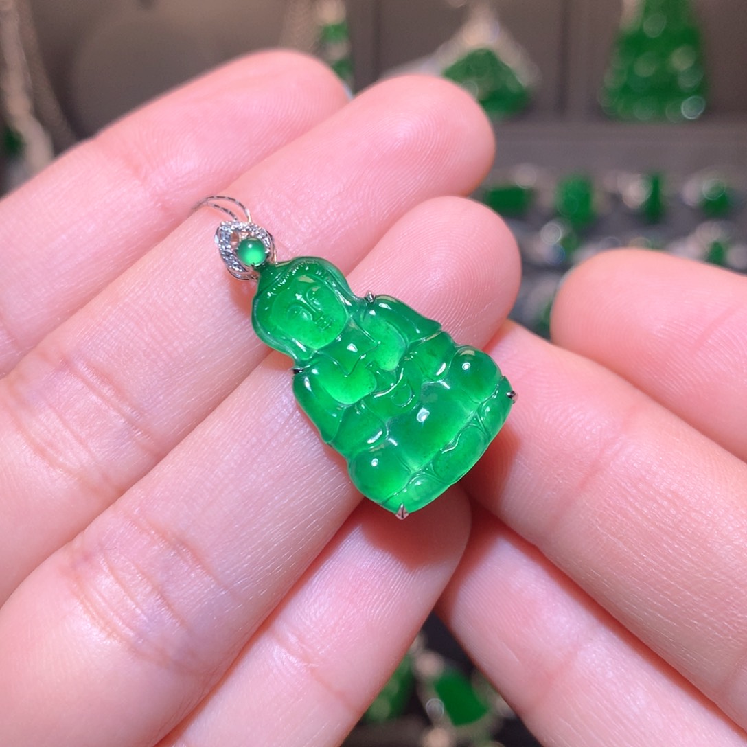 翡翠颈饰18K金镶嵌观音