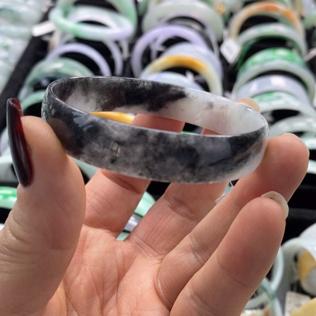 翡翠手镯未镶嵌公主