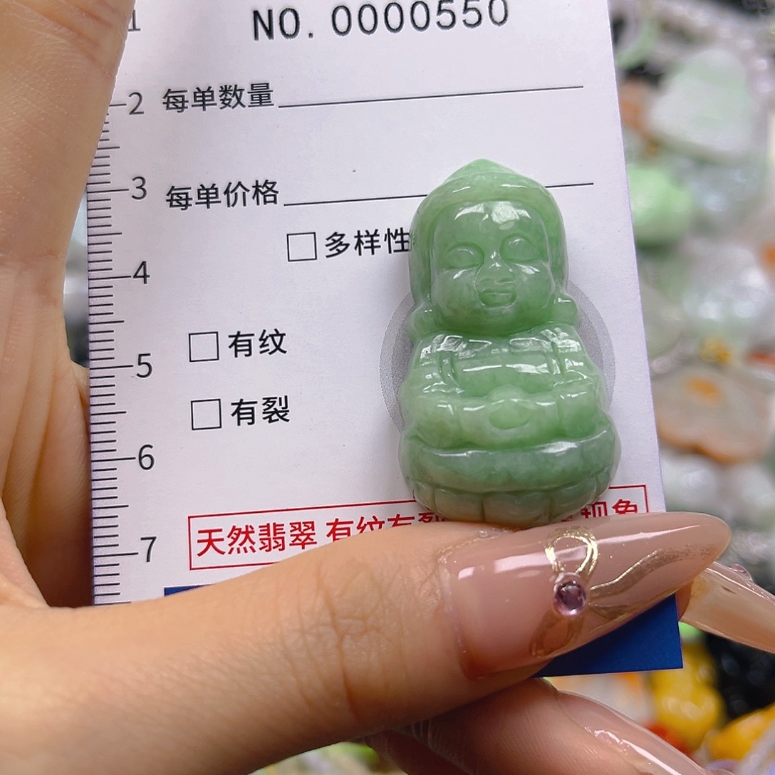 翡翠未镶嵌颈饰hhh