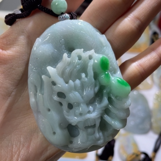 R***y翡翠未镶嵌挂件翡翠