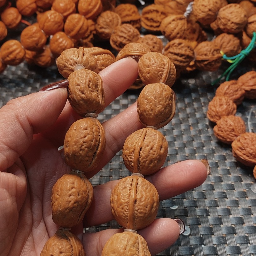 【闪购商品】文玩核桃吊坠绣花鞋