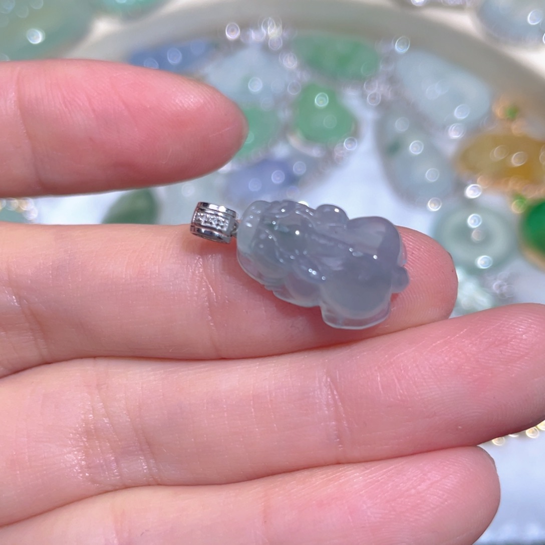 翡翠颈饰18K金镶嵌翡翠