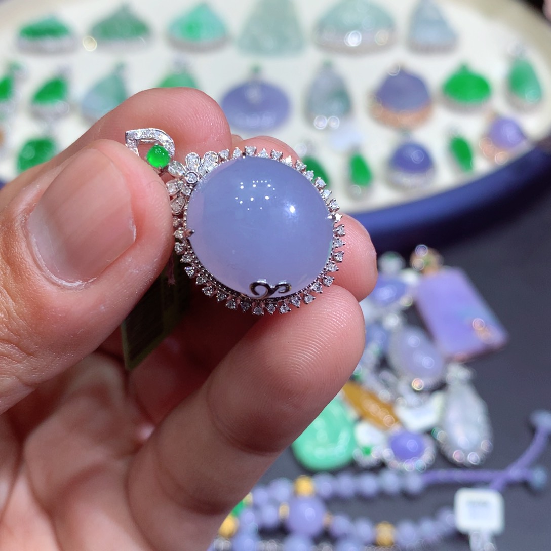 翡翠吊坠(赠链)18K金镶嵌