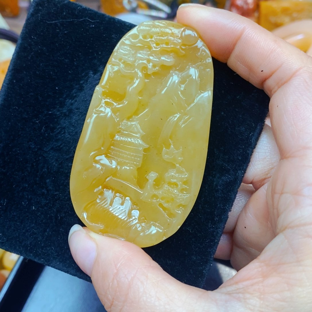 未镶嵌石英质玉（黄龙玉）手链