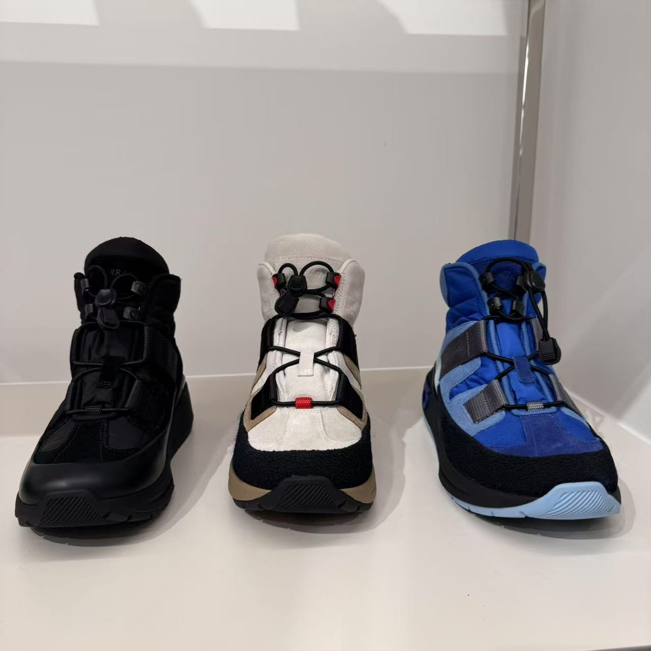 全新未使用 FERRAGAMO/菲拉格慕 女鞋拼接高帮休闲运动鞋多色