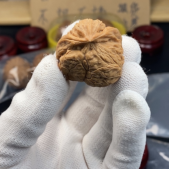 旭***日文玩核桃吊坠瑕疵不退不换