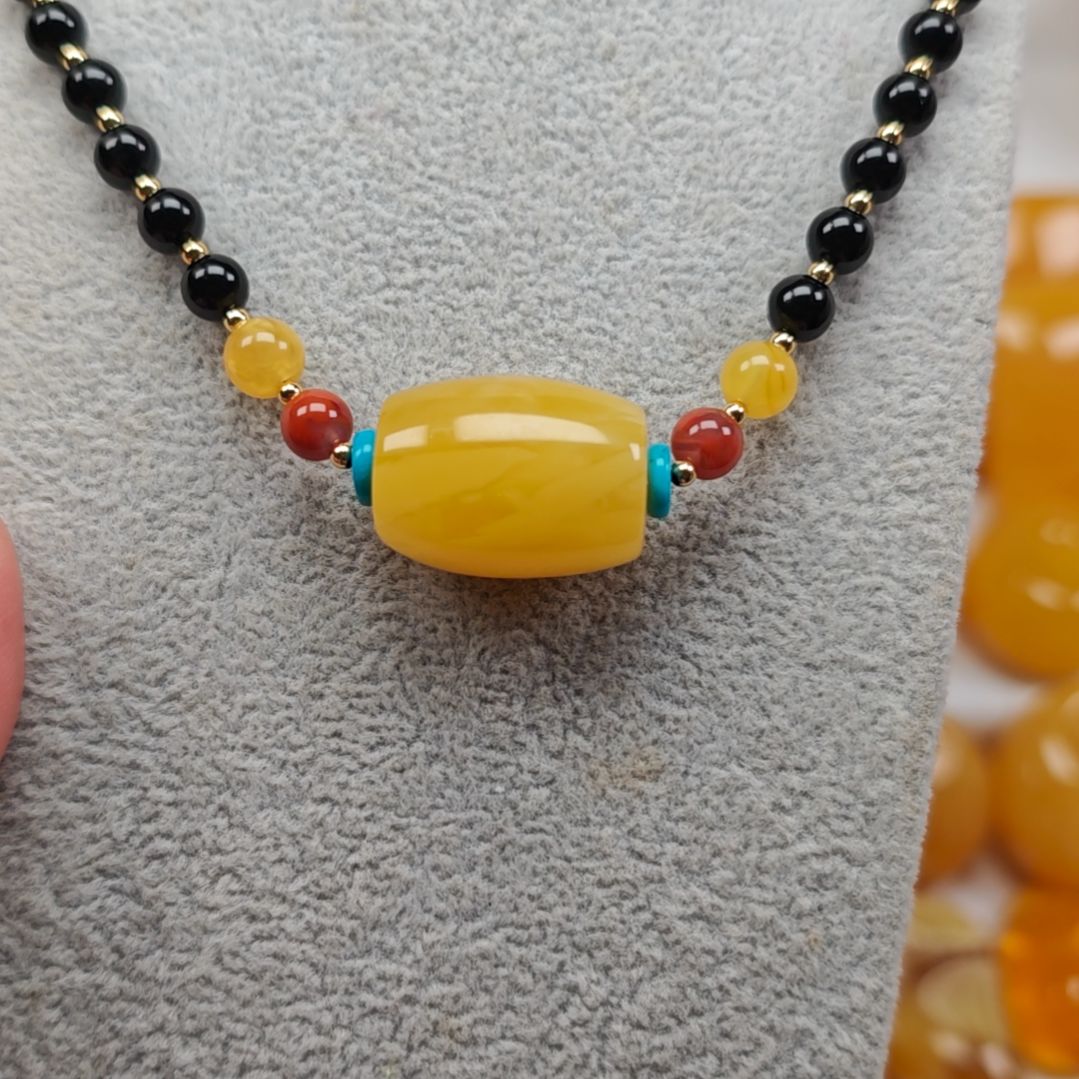 未镶嵌吊坠(赠链)蜜蜡