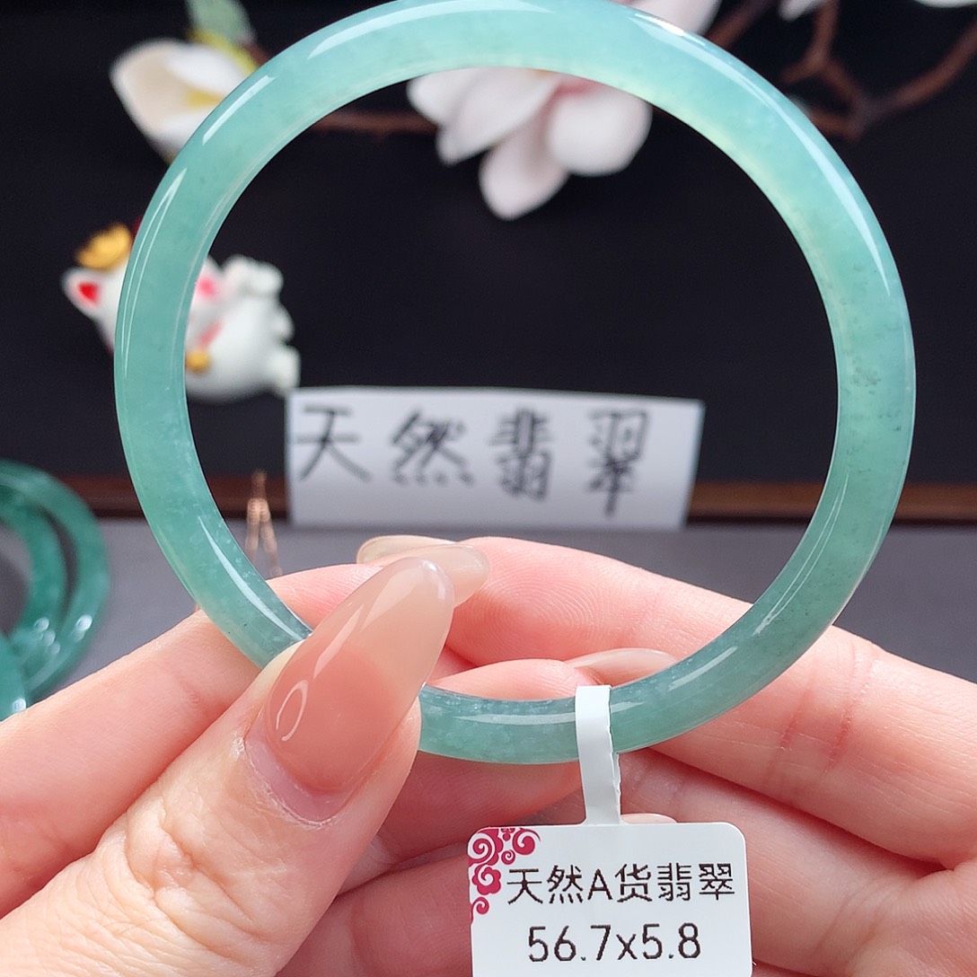 翡翠手镯（圆镯）未镶嵌