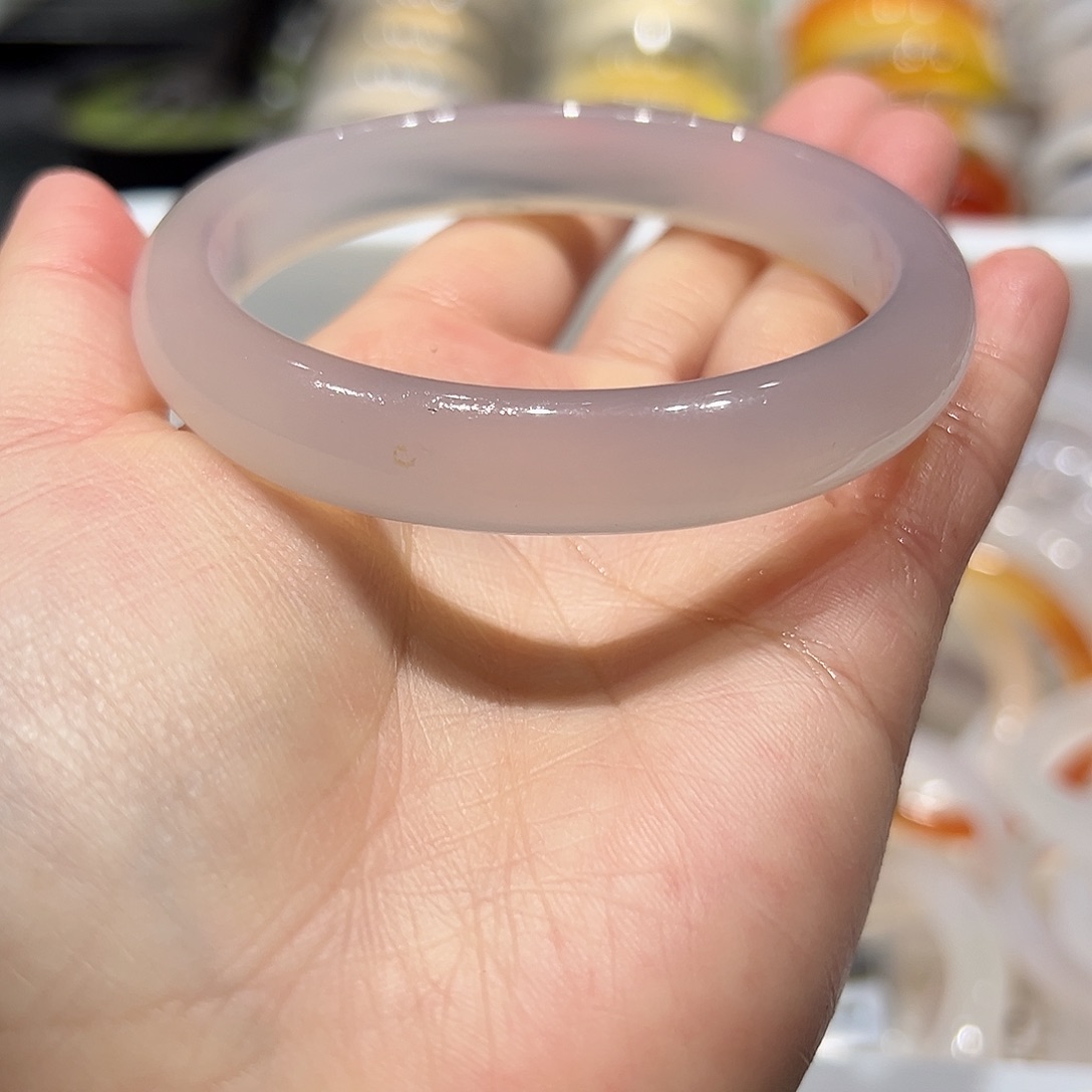 锦****玛瑙/玉髓未镶嵌手镯