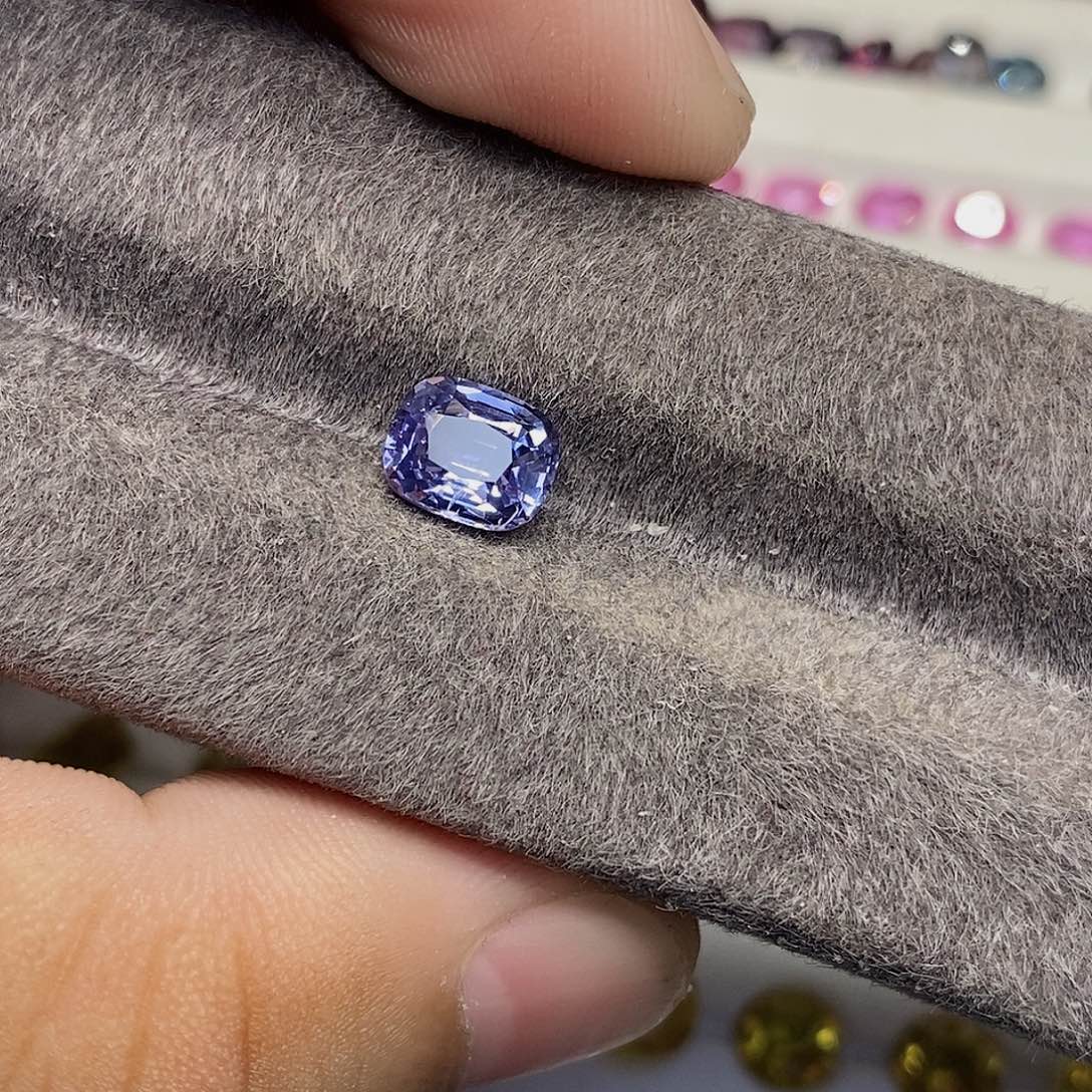 蓝宝石裸石紫色蓝宝石