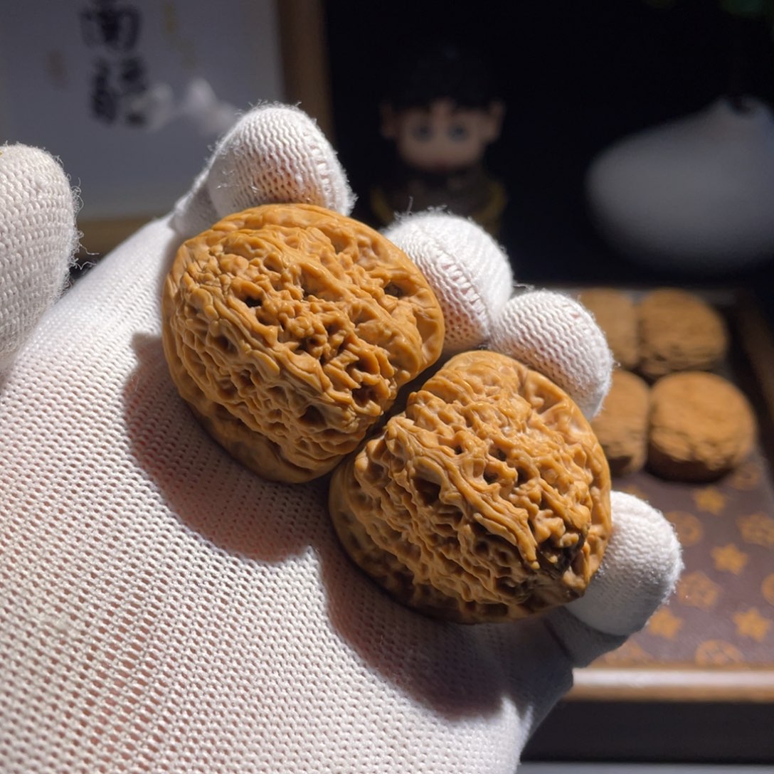 文玩核桃吊坠发****头核桃