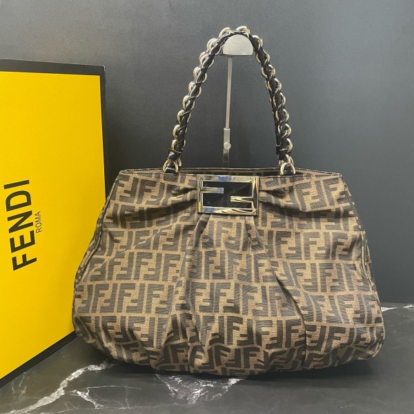 95新/芬迪/包包/市场价26999/250208XL0036