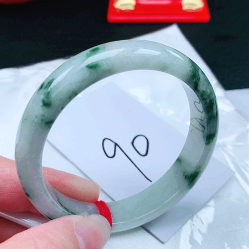 【闪购商品】翡翠手镯未镶嵌56圈