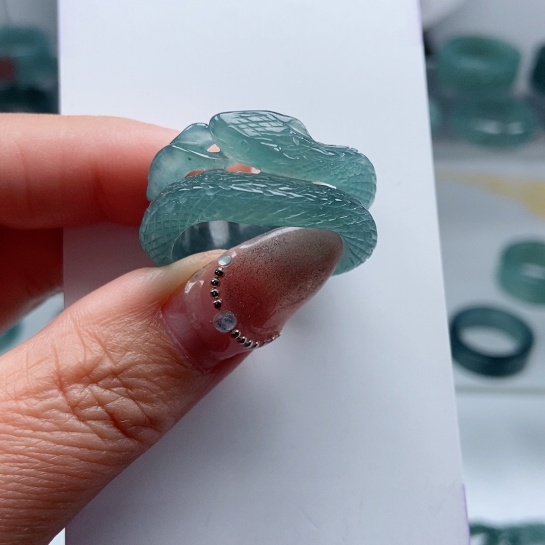 翡翠戒指未镶嵌狼****0翡翠