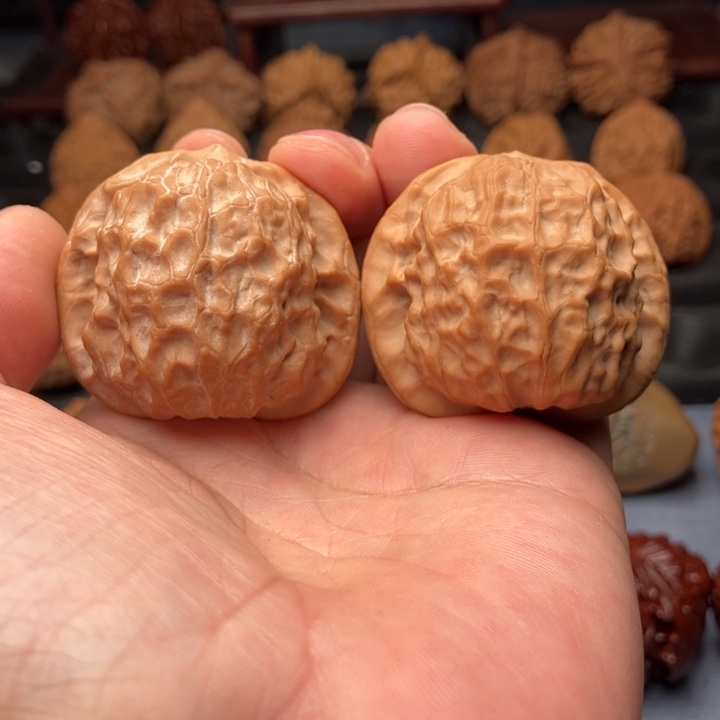 文玩核桃把件野生敦煌狮子头43