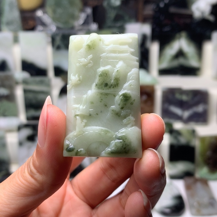 独山玉未镶嵌颈饰