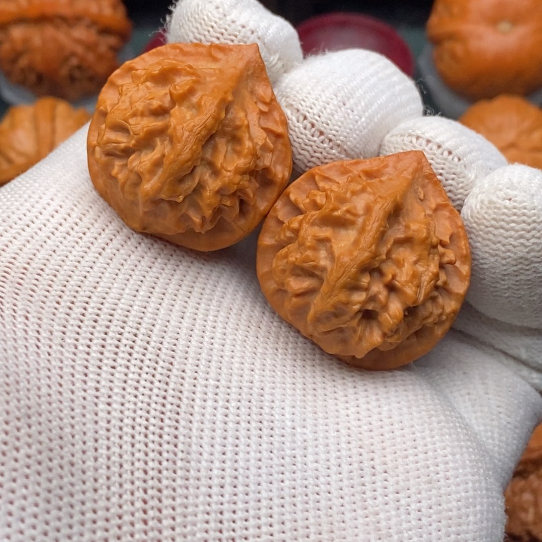 把件文玩核桃桃心龙脊