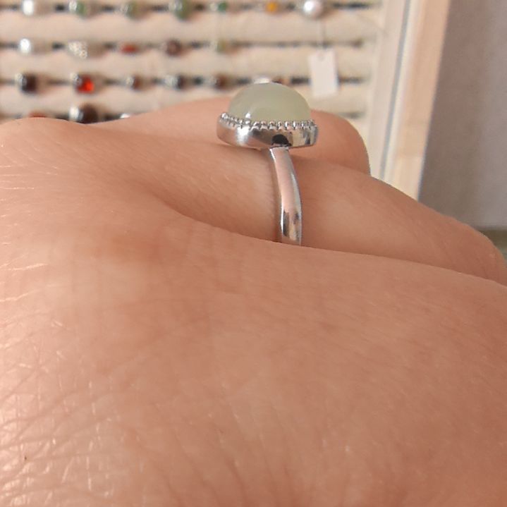 琥珀足银镶嵌戒指