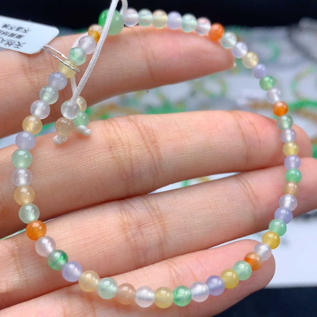 未镶嵌翡翠手链卡