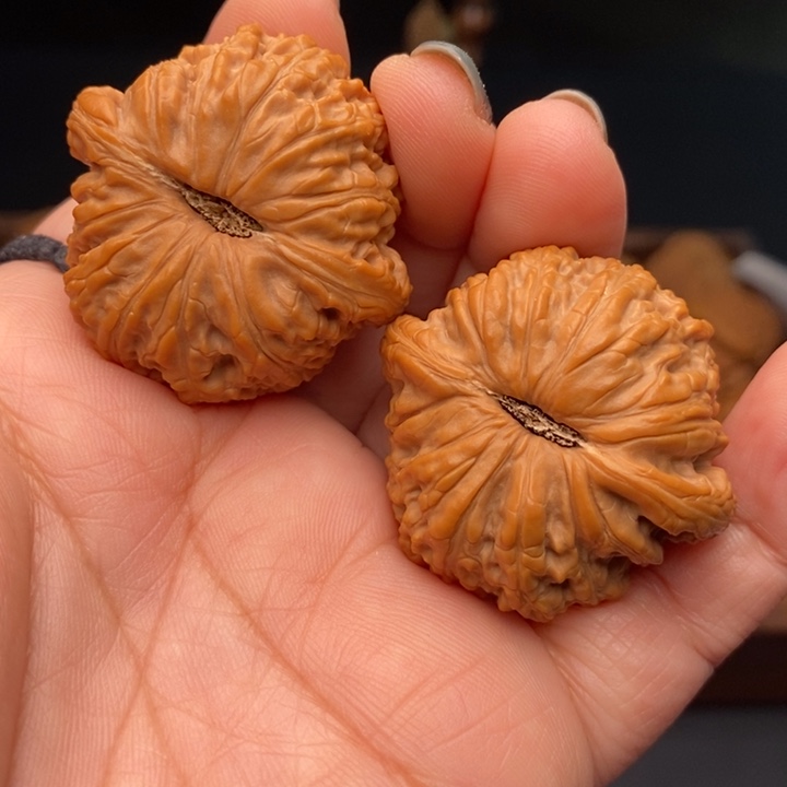 文玩核桃把件泥鳅背38尺核桃