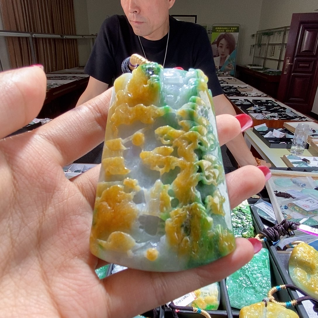 翡翠未镶嵌颈饰翡翠