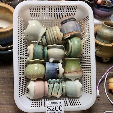 紫砂花盆200微瑕品口径3厘米左右