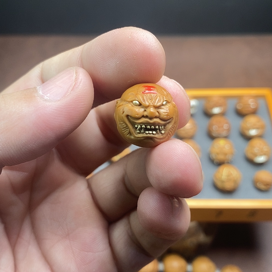 猴头单颗雕刻镶嵌虎僧恶僧