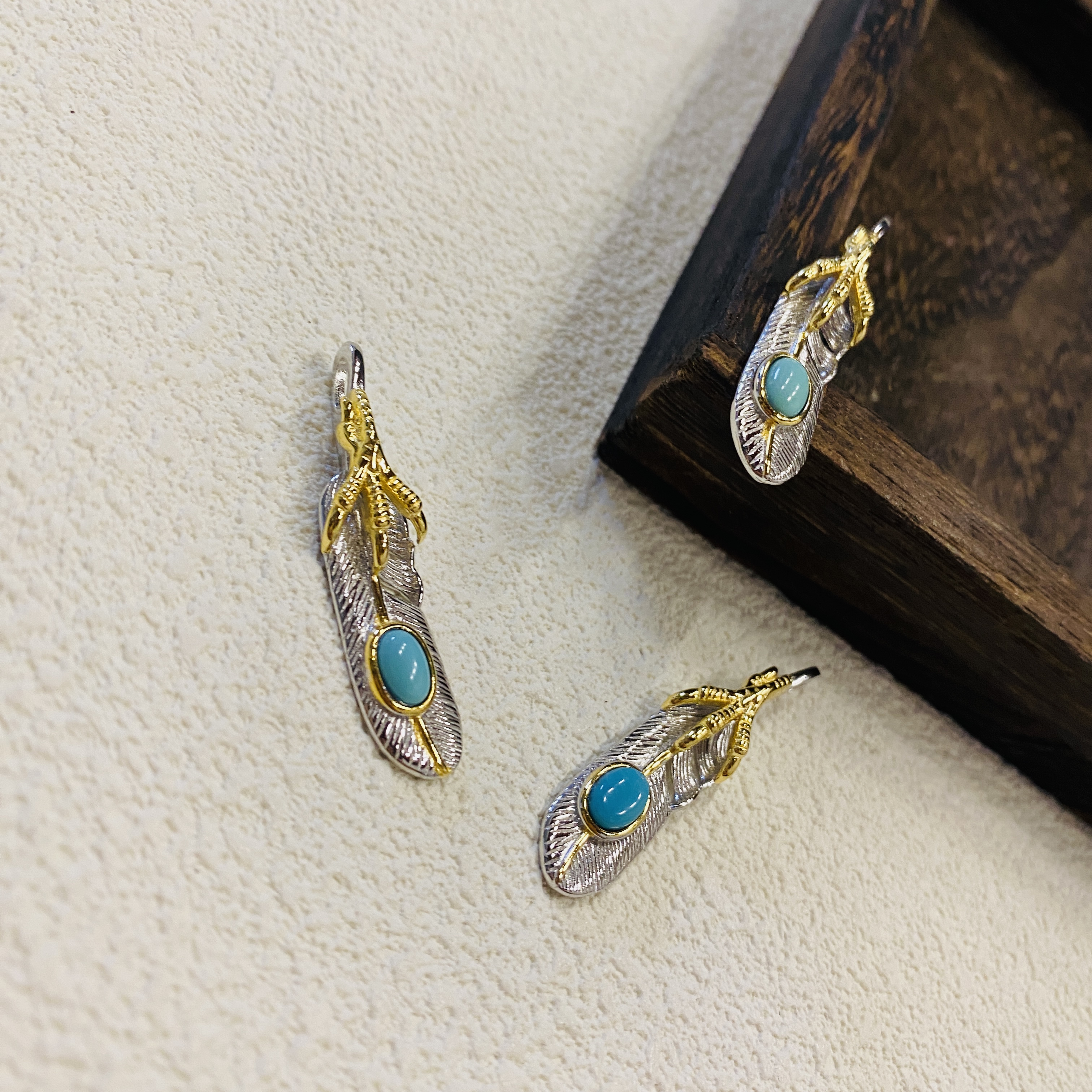 【V姐珠宝】J12402 绿松羽毛吊坠 多样性发一件