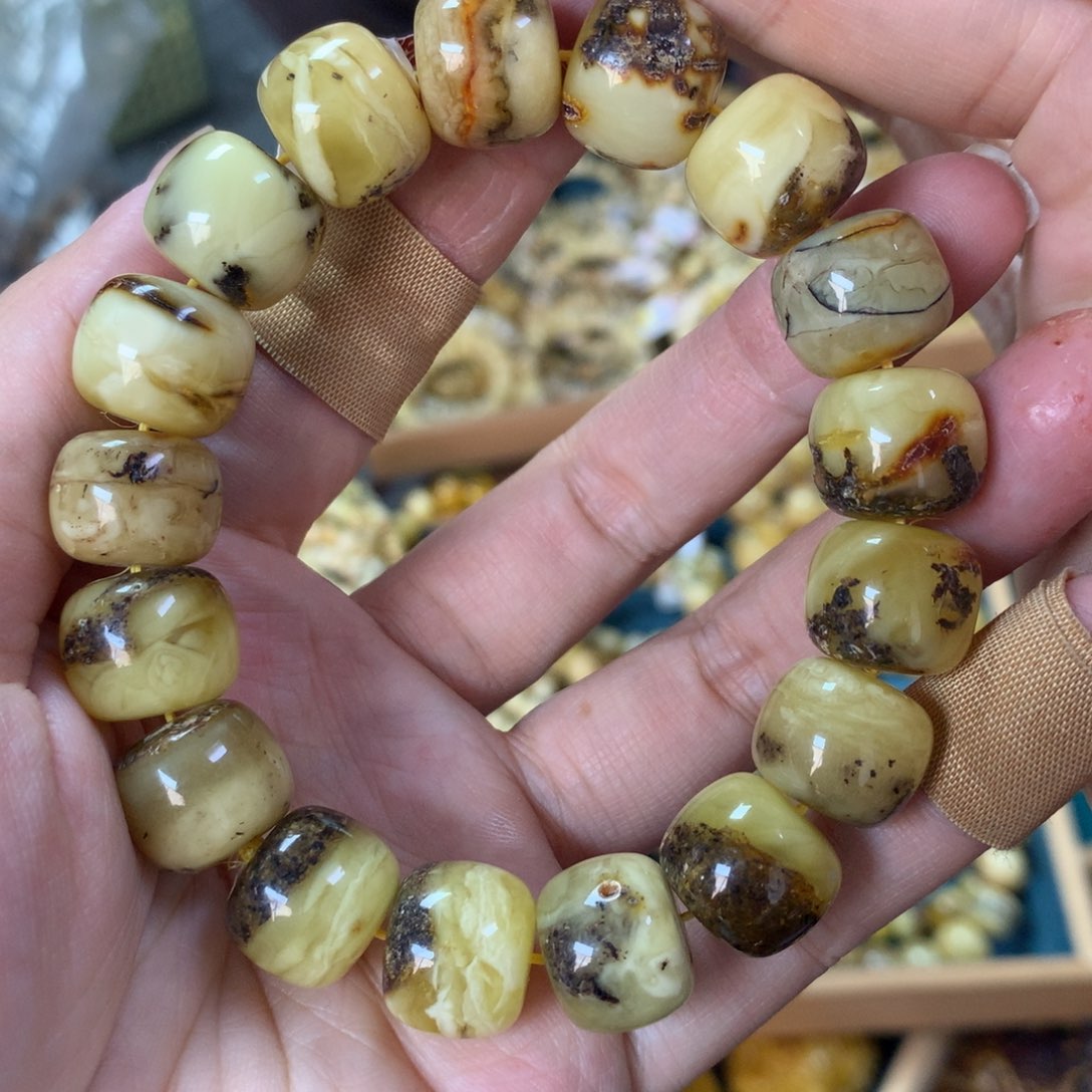 琥珀未镶嵌珠宝奇石156