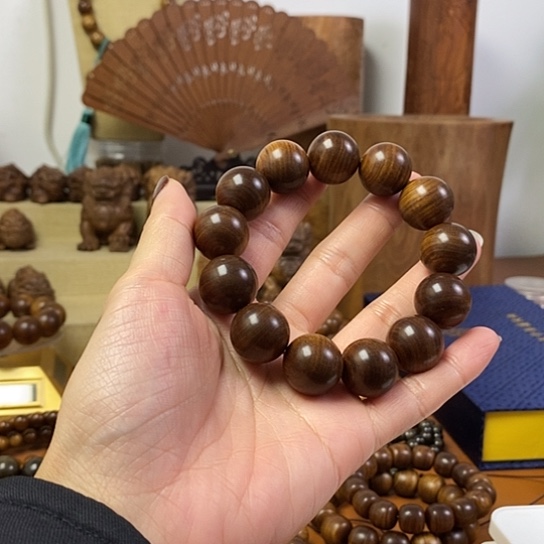 老山檀香黑肉沉水1.8手串
