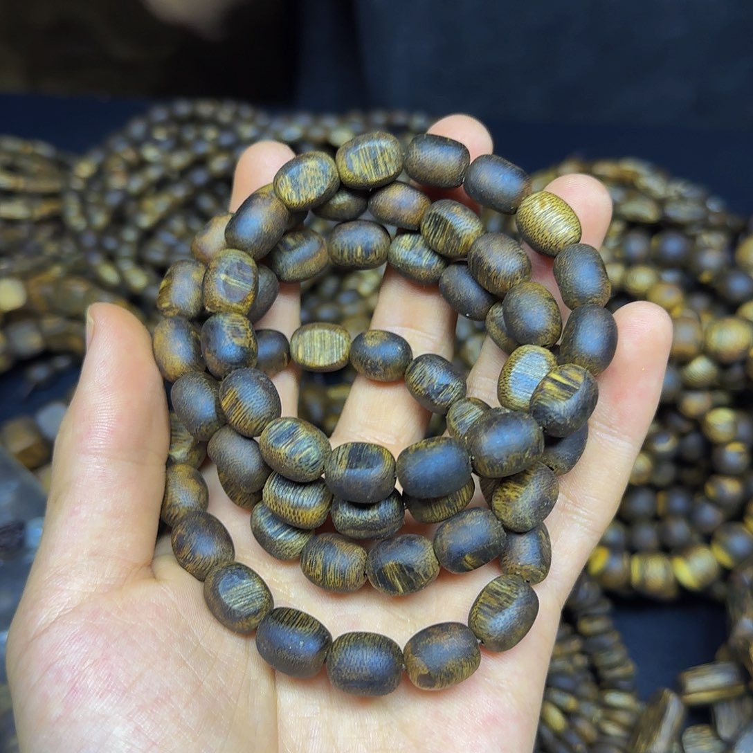 沉香碎屑沉香+沉水浮留疤单圈9克加多样性发一