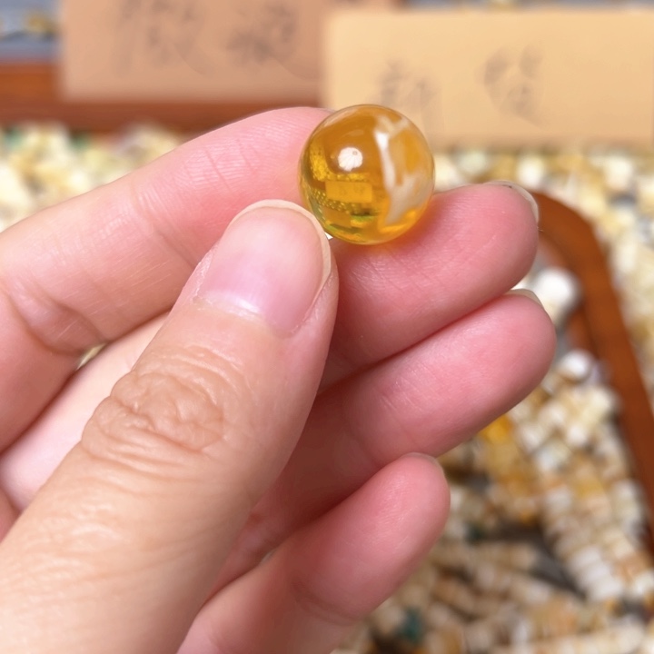 蜜蜡未镶嵌裸石14.4mm一个