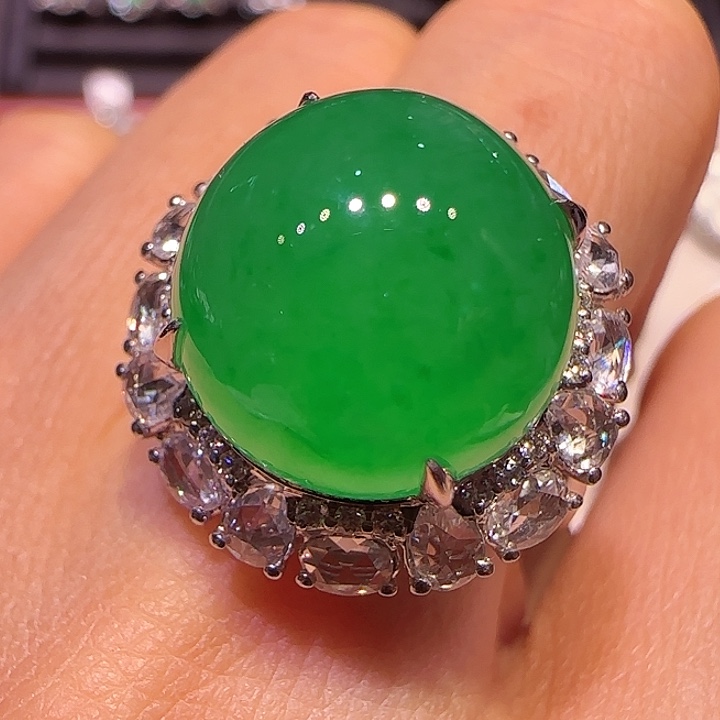 翡翠戒指18K金镶嵌戒指