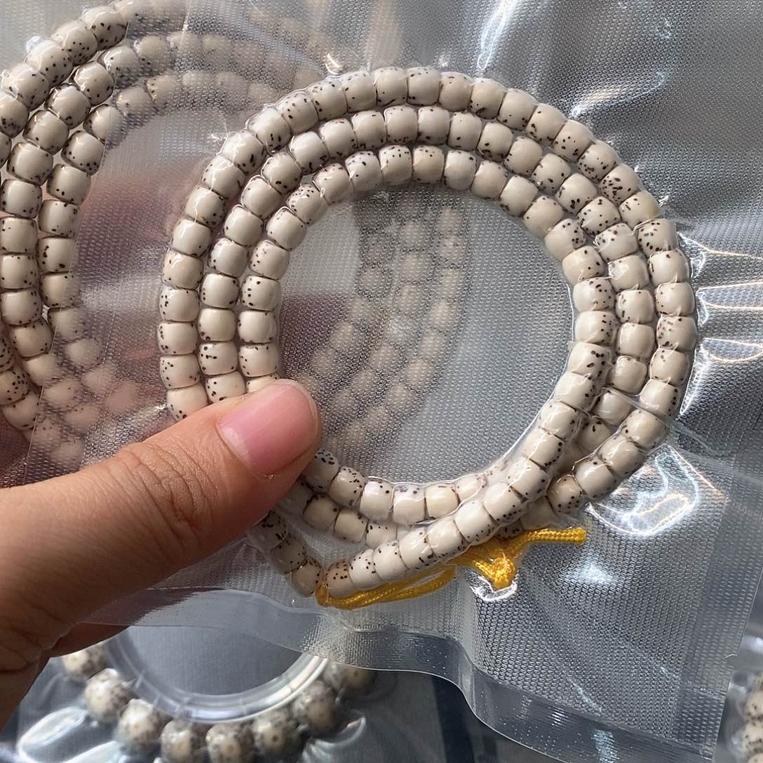 吊坠星月菩提原白直切河豚6*5长