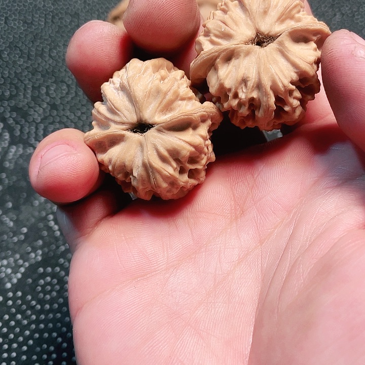 文玩核桃吊坠筱**V天地