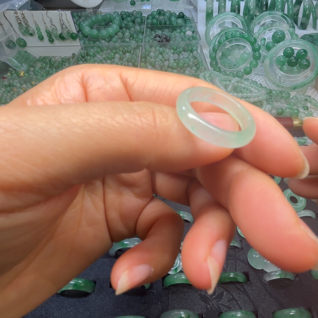 石英质玉（非洲翠）未镶嵌戒指  珠子  手镯白冰戒指