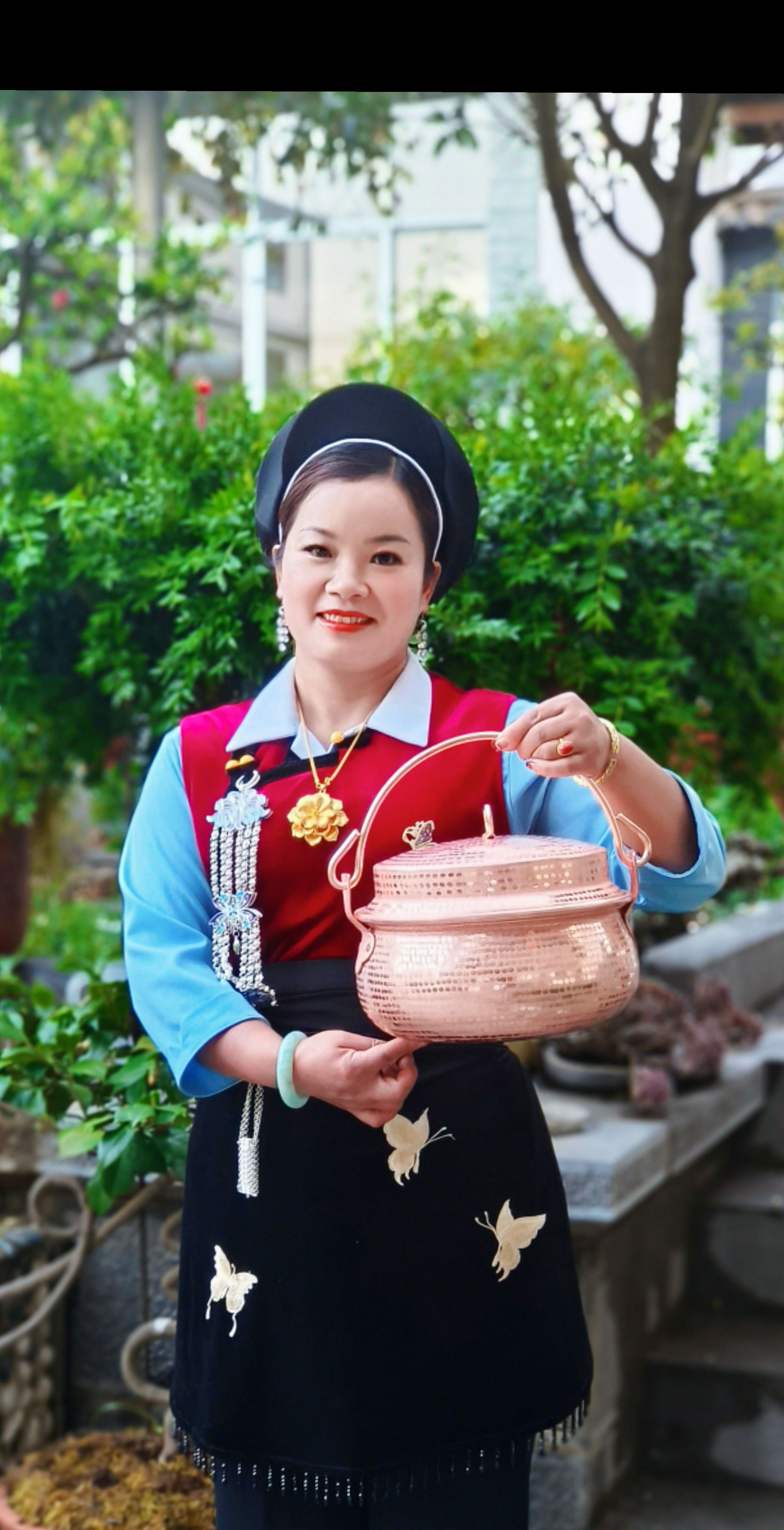 铜锣锅云南特色铜锣锅火腿焖饭 