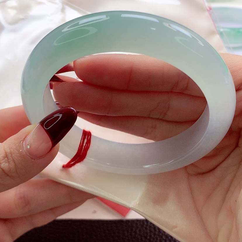 【闪购商品】翡翠手镯未镶嵌58 宽边冰胶共存 灵