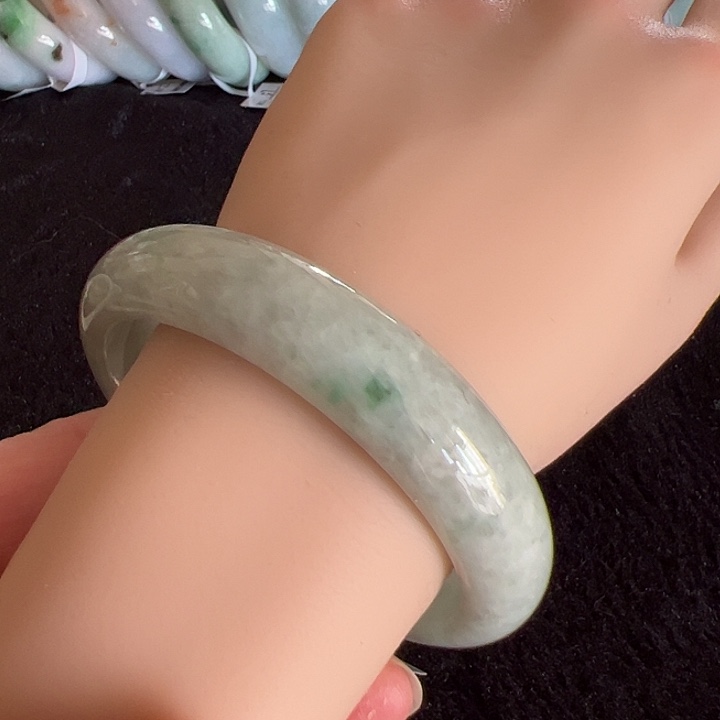 翡翠未镶嵌手镯编号00159圈口61.6