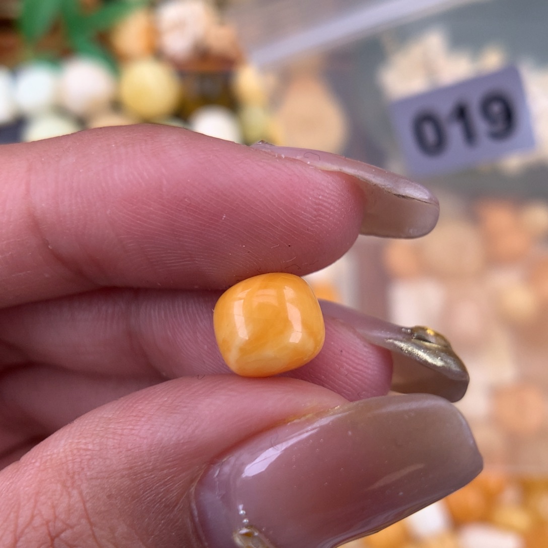 琥珀珠宝奇石未镶嵌8.6
