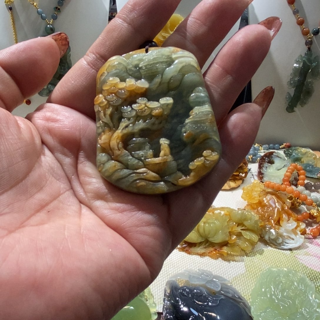 蛇纹石玉未镶嵌颈饰