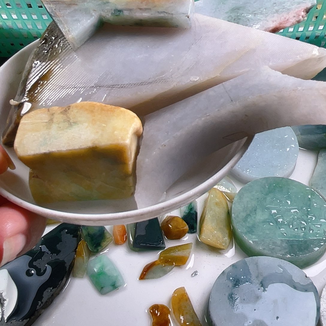 颈饰未镶嵌翡翠a