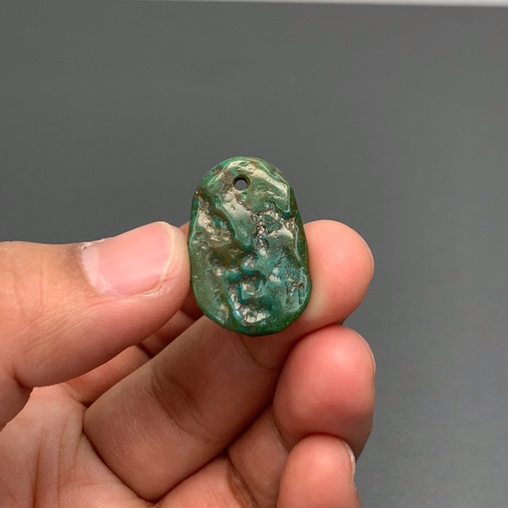 绿松石颈饰未镶嵌