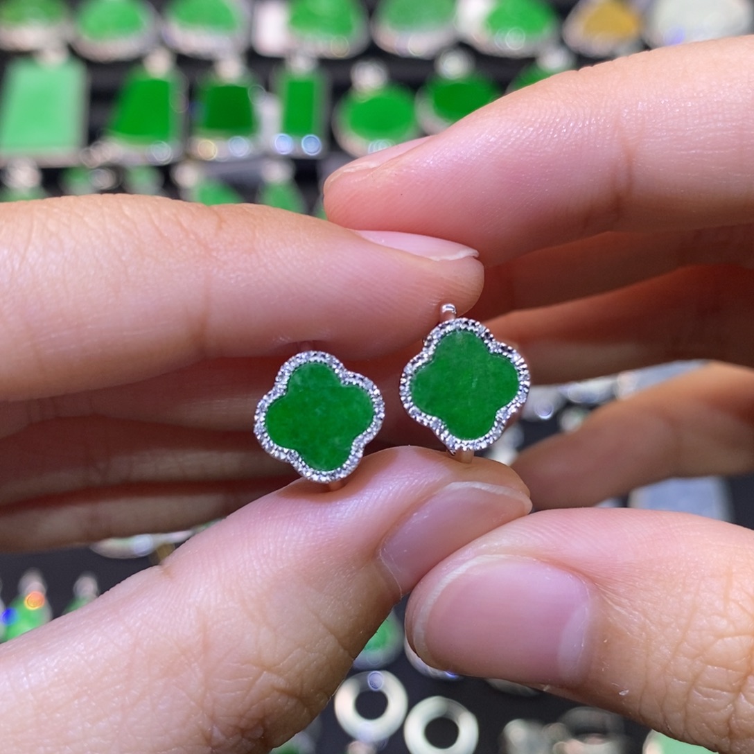 翡翠18K金镶嵌耳饰